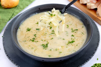 Omas Zwiebelsuppe