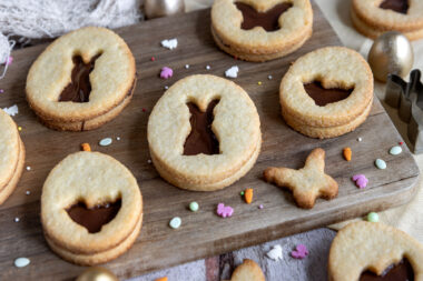 gefüllte Osterplätzchen mit Schokolade