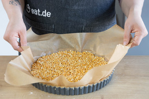 Form mit Linsen befüllen