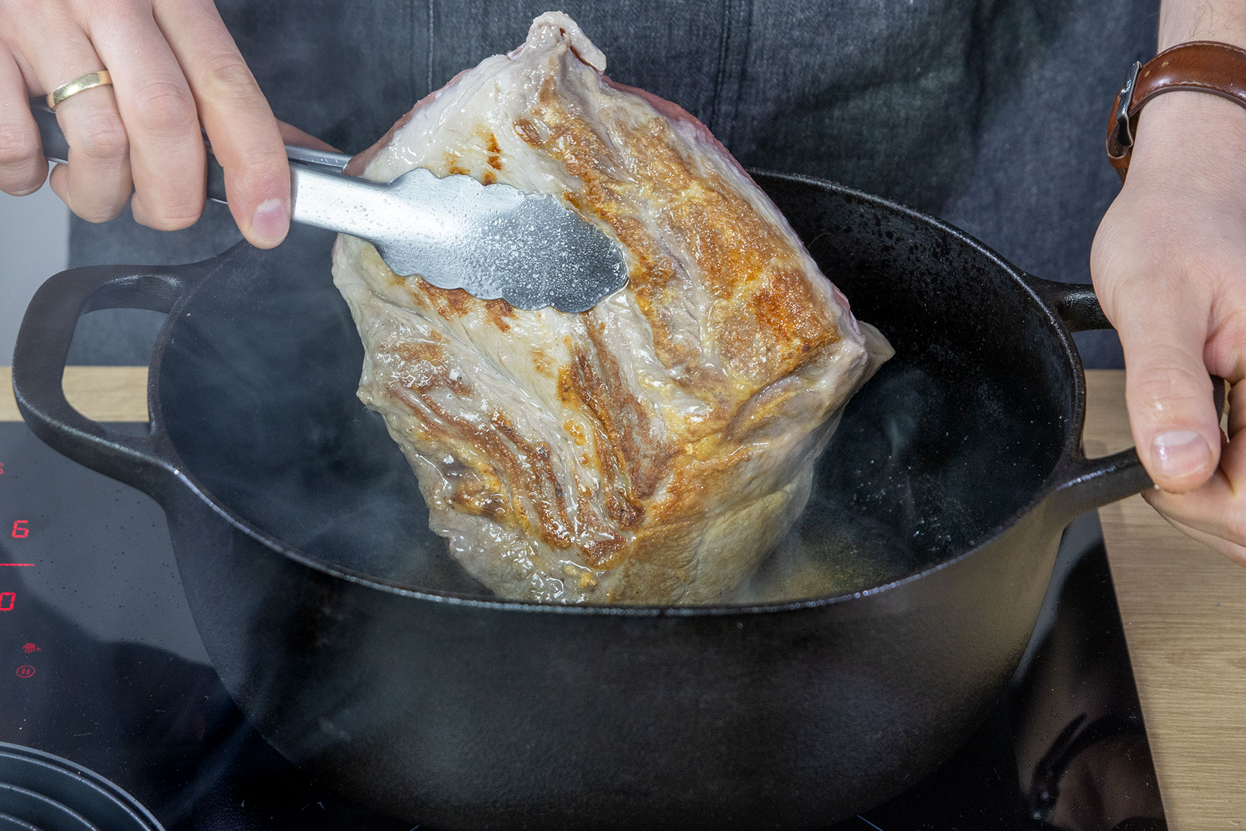 Schweinefleisch herausnehmen
