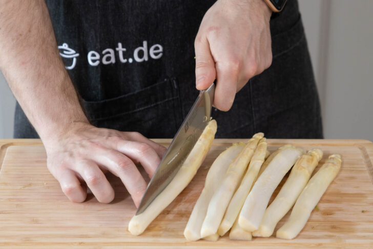 Spargel halbieren