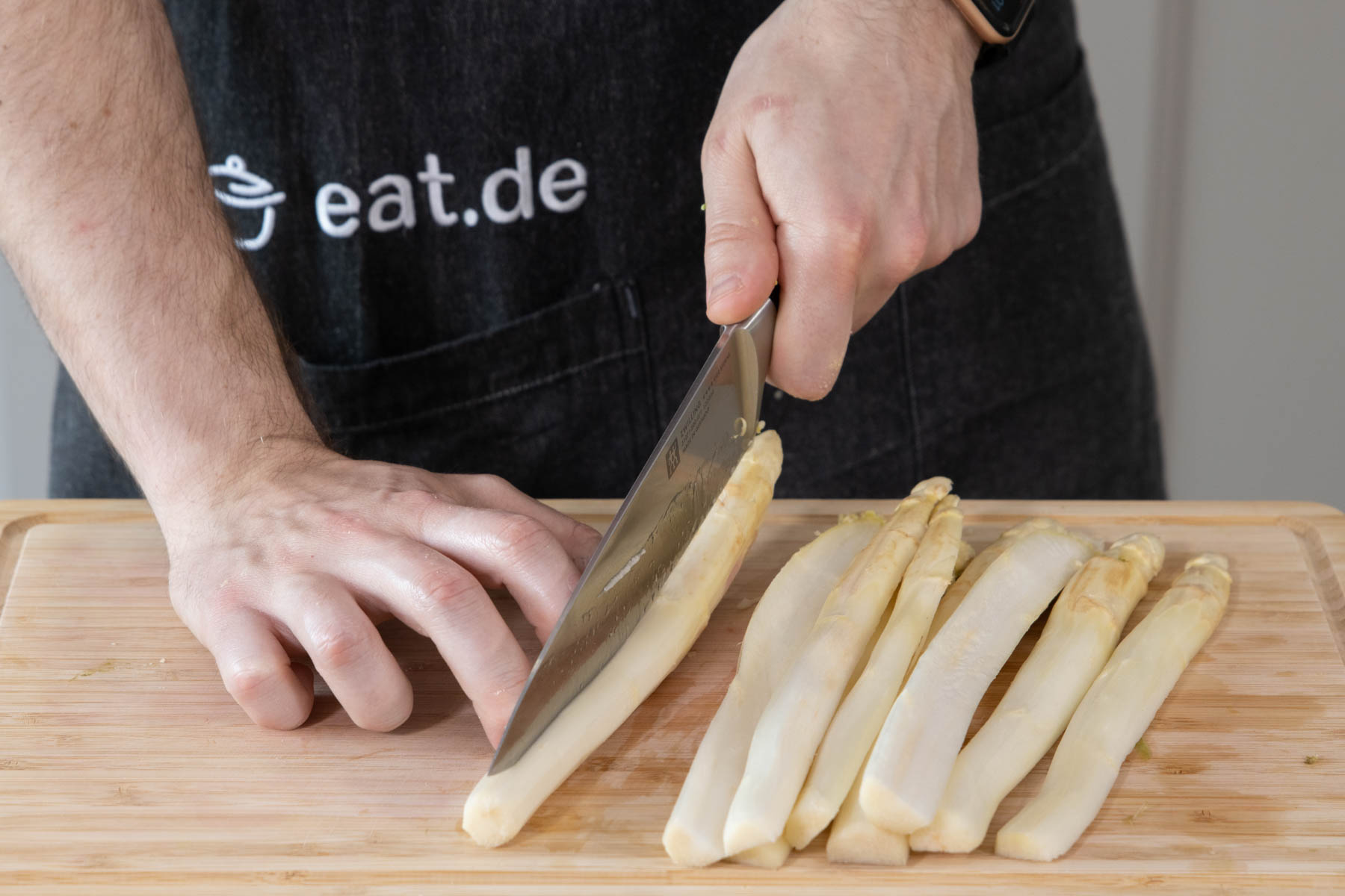 Spargel halbieren