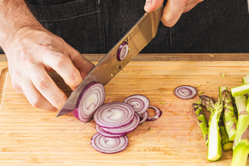 Zwiebel schneiden