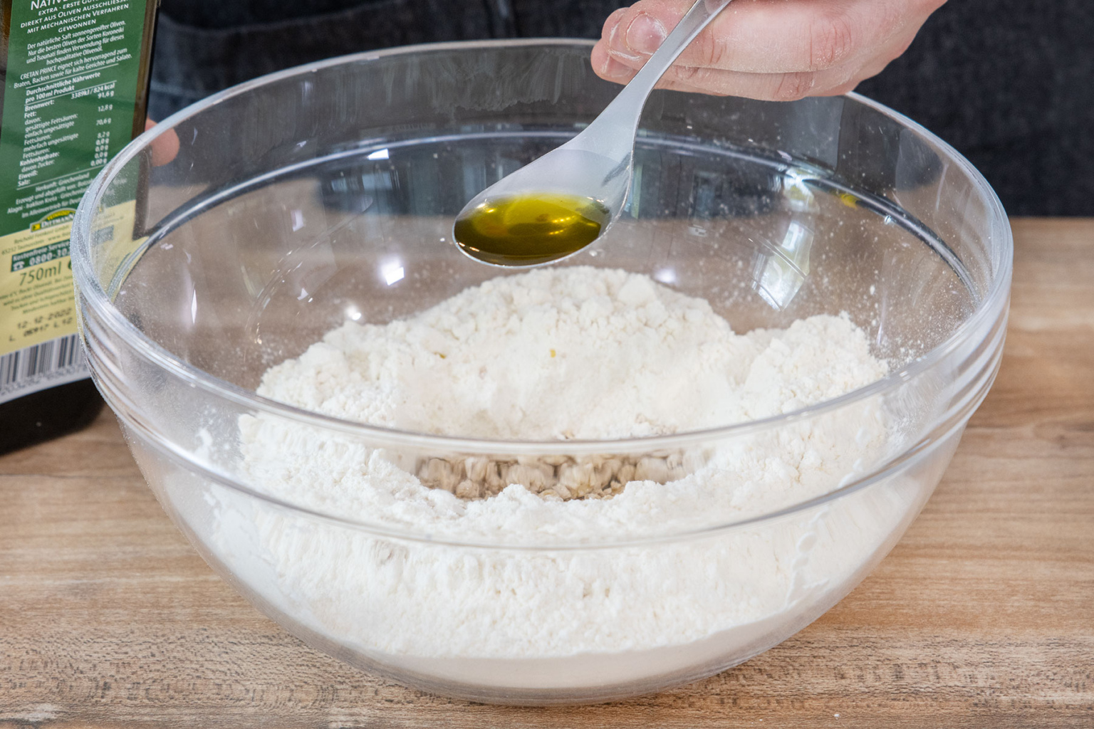 Spargelpizza mit Schinken und Sauce Hollandaise | Rezept