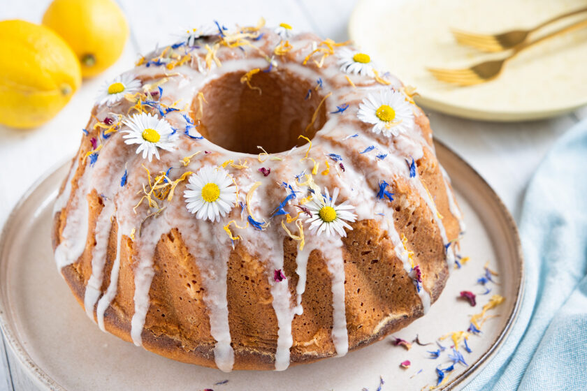 Zitronen-Gugelhupf mit Buttermilch