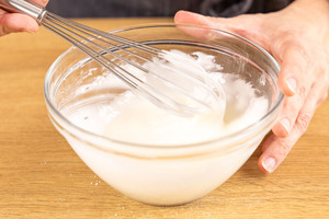Zuckerguss anrühren