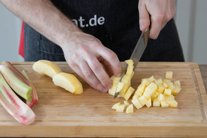 Äpfel klein schneiden