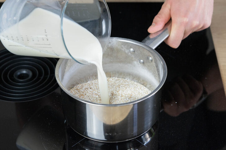 Mandelmilch dazugeben