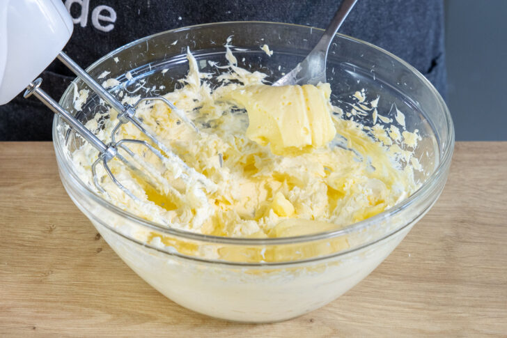 Pudding löffelweise unterrühren