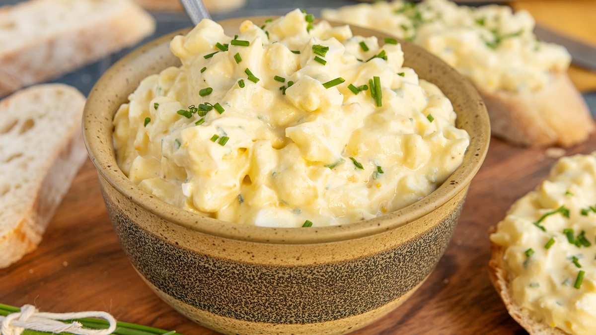 Eiersalat ohne Mayonnaise: das leichte & cremige Rezept