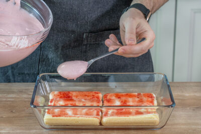 Erdbeer Tiramisu ohne Ei schichten