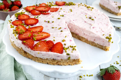 Erdbeerkuchen mit Keksboden