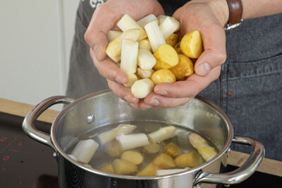 Kartoffel und wießen Spargel vorkochen
