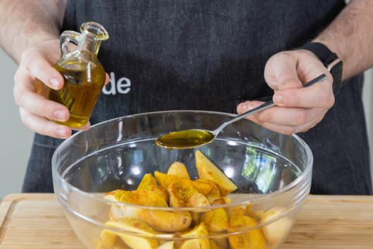 Olivenöl dazugeben