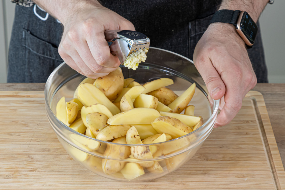 Knusprige Kartoffelspalten vom Blech | Rezept