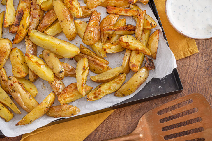 Knusprige Kartoffelspalten vom Blech