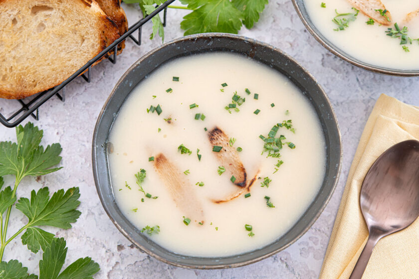 klassische Spargelcremesuppe