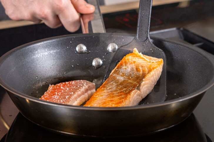 Lachs wenden