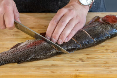 Fisch einschneiden