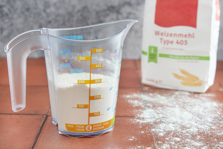 200 Gramm Mehl Ohne Waage Umrechnung von Mehl: Gramm in Milliliter mit Tabelle