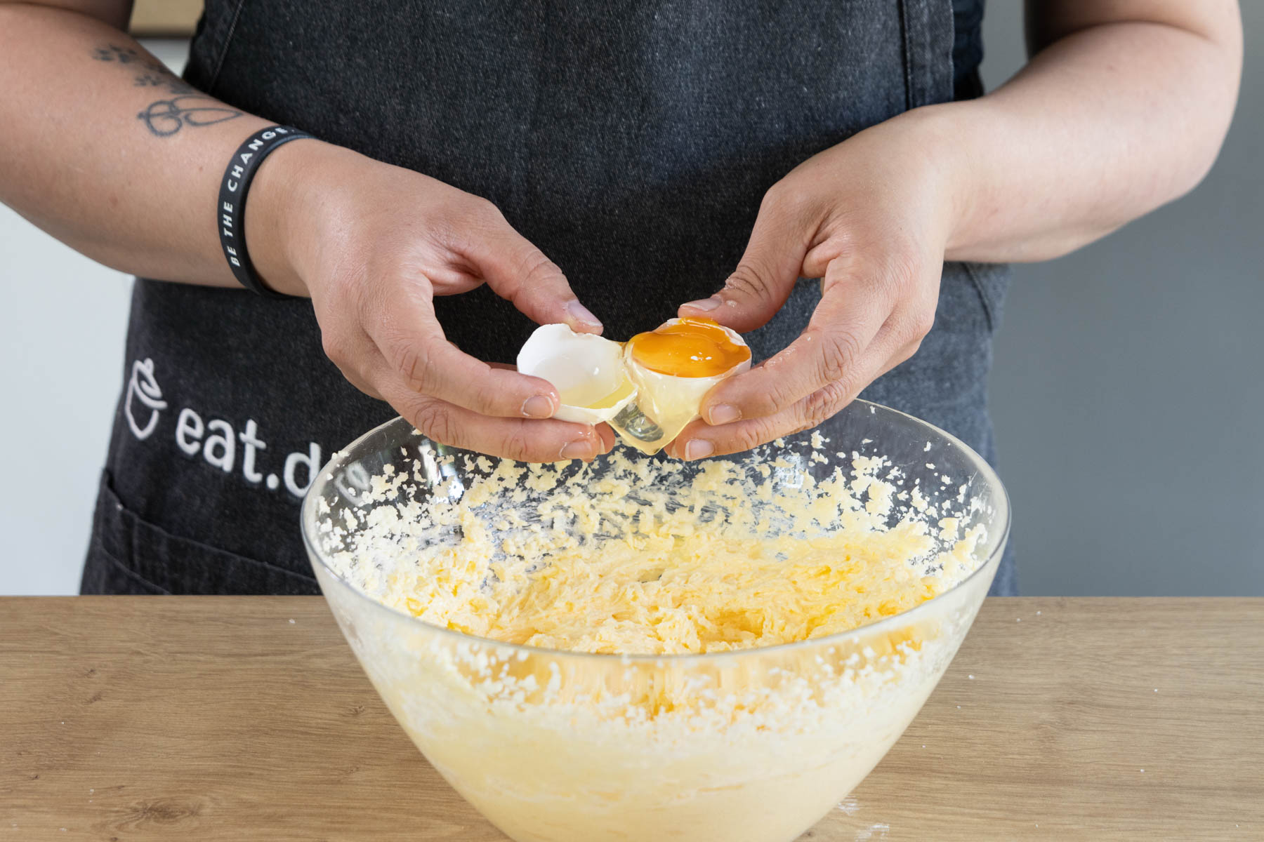 Eier einzeln einrühren