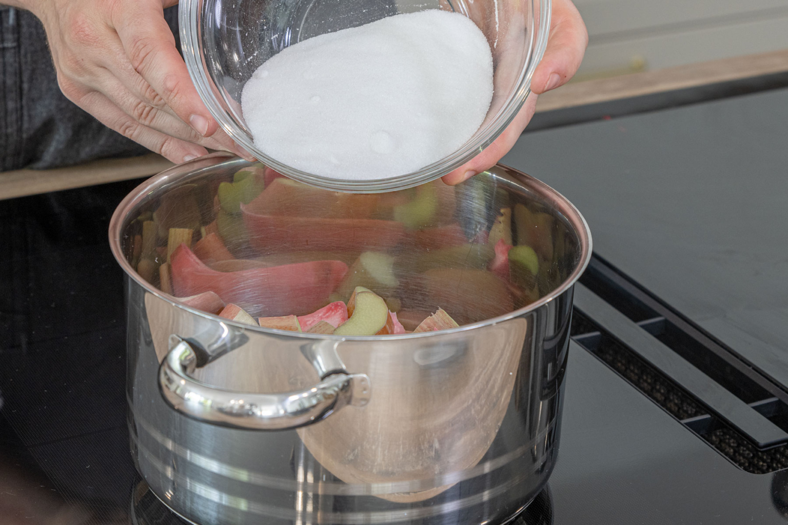 Rhabarberkompott mit Vanillepudding | Rezept