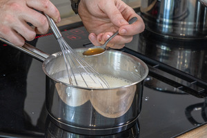 Vanillepaste dazugeben