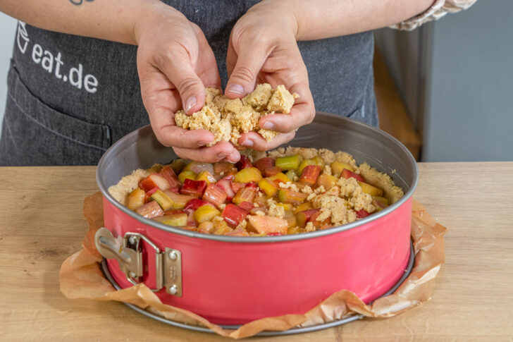 Streusel verteilen