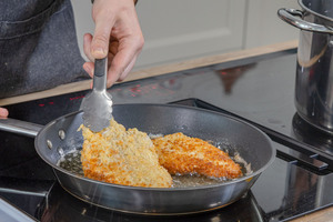 Schnitzel braten