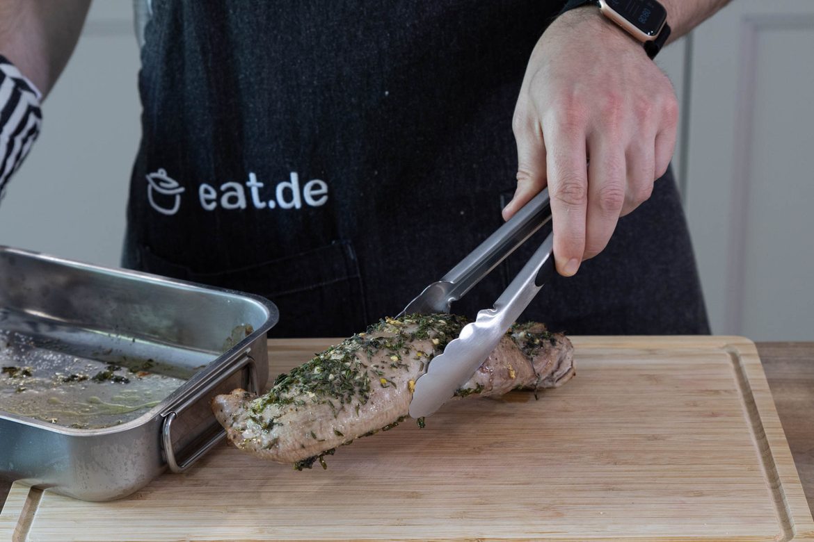Schweinefilet aus dem Backofen ohne Anbraten | Rezept - eat.de