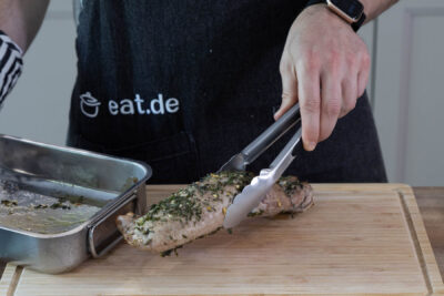 Schweinefilet aus dem Backofen ruhen lassen