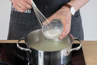 Spargelsuppe mit Speisestärke binden