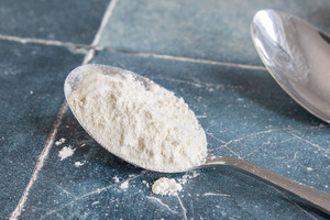 Löffel mit Mehl