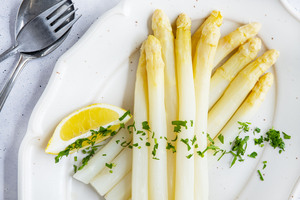 Weißen Spargel kochen
