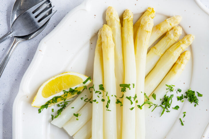 Weißen Spargel kochen
