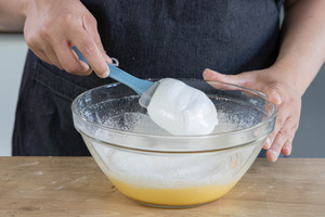Eischnee dazugeben
