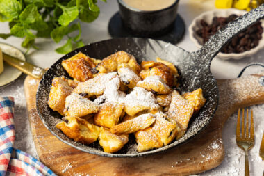 Einfacher fluffiger Kaiserschmarrn