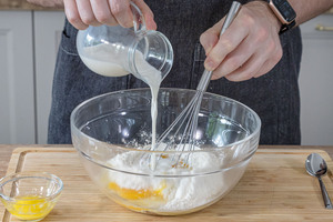 Milch dazugeben