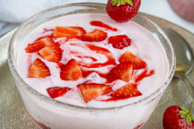 Erdbeerquark mit Sahne