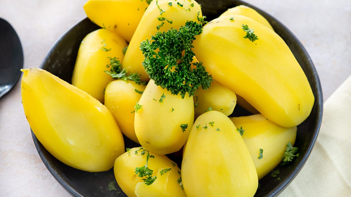 Festkochende Kartoffeln kochen | Rezept - eat.de