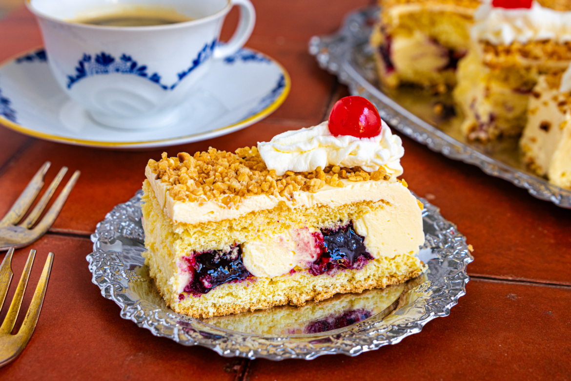 Frankfurter Kranz Schnitten frisch zubereitet
