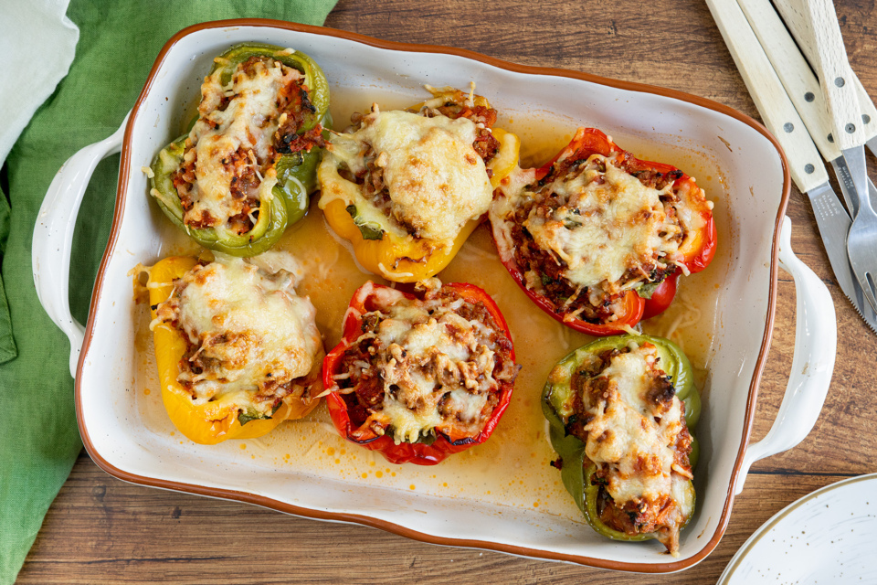 Gefüllte Paprika mit Hackfleisch aus dem Ofen | Rezept - eat.de