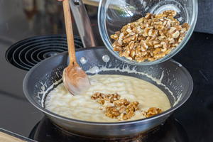 Dekoration für Glutenfreier Schokokuchen zubereiten