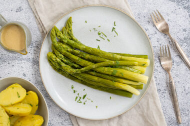 grünen Spargel kochen