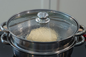 Hefeklöße in Dampfgarer garen