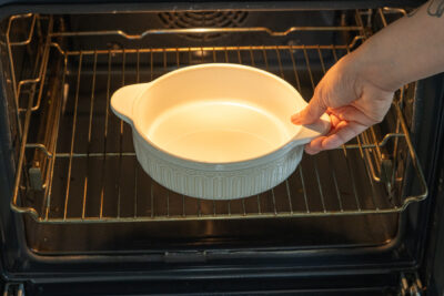 Auflaufform im Backofen