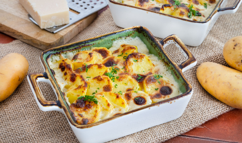 Kartoffelgratin Mit Rohen Kartoffeln Wie Lange Im Ofen Was passt zu Kartoffelgratin? | 44 Beilagen - eat.de