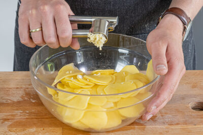Knoblauch pressen