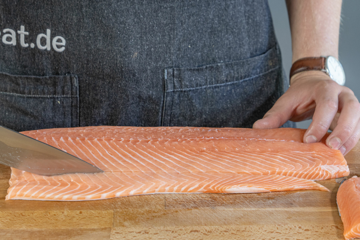Lachsfilet In Alufolie Grillen Wie Lange Lachs in Alufolie grillen | Rezept - eat.de