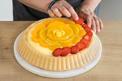 Obst auf dem Pudding verteilen